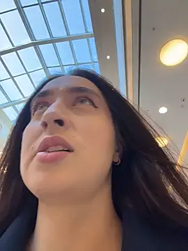 Holly Play online show from 03/11/26, 12:00