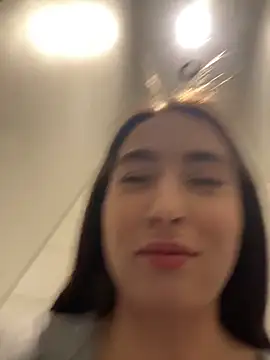 Holly Play online show from 03/25/26, 12:11