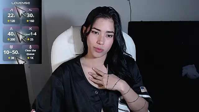 Snapshot of LESLIEBLACK_ chatting on 02/27/25, 02:53 LESLIEBLACK online show from 02/27/25, 02:53