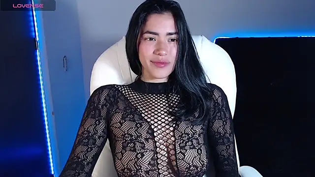 Snapshot of LESLIEBLACK_ chatting on 03/04/25, 11:43 LESLIEBLACK online show from 03/04/25, 11:43