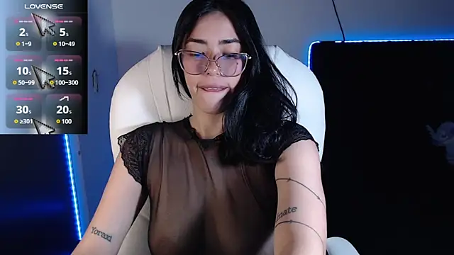Snapshot of LESLIEBLACK_ chatting on 03/16/25, 10:31 LESLIEBLACK online show from 03/16/25, 10:31