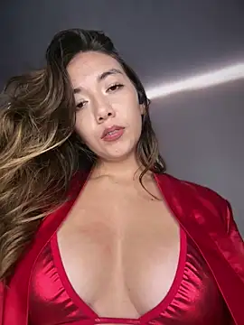 Iris lee online show from 04/28/26, 12:53