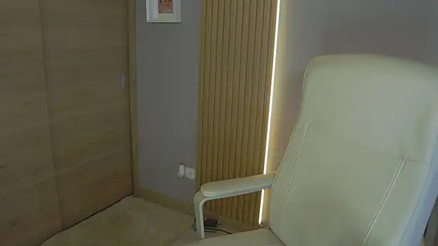 Alessia-miller  online show from 03/17/25, 09:55