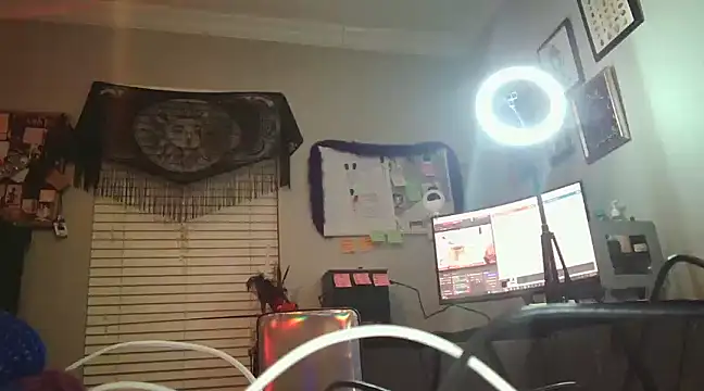 Lyrann89 online show from 01/26/25, 05:02