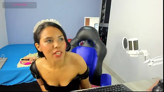 nicol jone1 online show from 02/21/25, 11:01