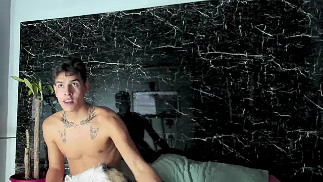 Couplehot  1 online show from 12/07/24, 03:58