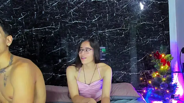 Couplehot  1 online show from 01/04/25, 03:50