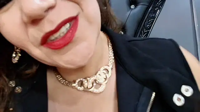 MelaniaKnauss online show from 03/05/25, 08:32