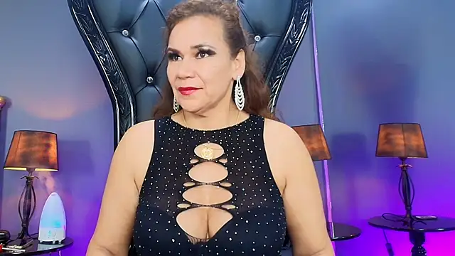 MelaniaKnauss online show from 03/08/25, 11:49