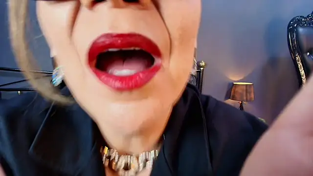 MelaniaKnauss online show from 09/11/25, 08:42