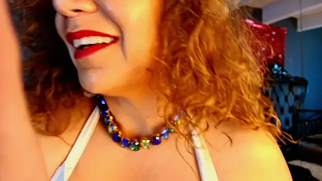 MelaniaKnauss online show from 11/07/25, 07:47