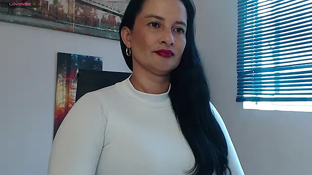 Snapshot of lucy_diiaz chatting on 12/24/24, 05:44 lucy diiaz online show from 12/24/24, 05:44