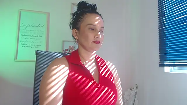 Snapshot of lucy_diiaz chatting on 01/29/25, 08:35 lucy diiaz online show from 01/29/25, 08:35