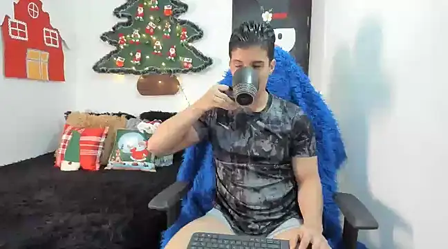 Snapshot of cory_okell chatting on 12/07/24, 01:36 cory okell online show from 12/07/24, 01:36