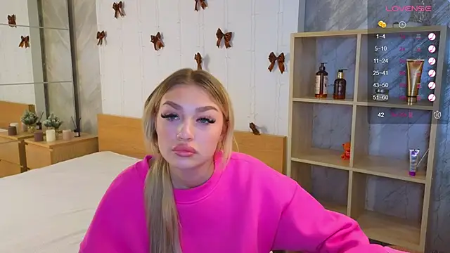 Ella Milla online show from 12/30/24, 09:05