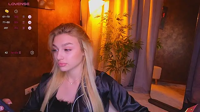 Ella Milla online show from 01/27/25, 12:26