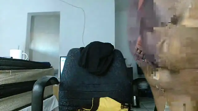 Hugetittiesxx2 online show from 11/26/25, 03:18