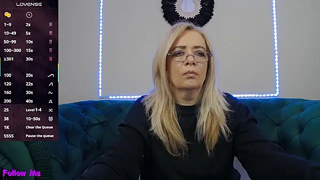 IvanaCharm online show from 11/28/25, 04:37