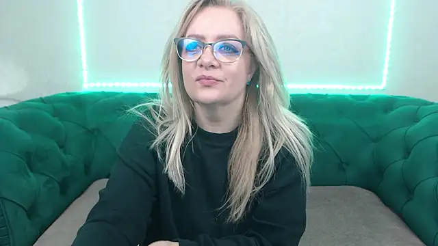 IvanaCharm online show from 03/26/26, 04:18