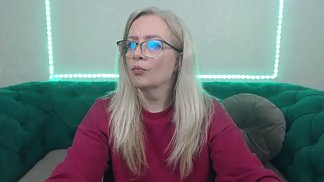 IvanaCharm online show from 04/03/26, 03:15