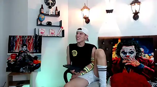 flowers18 online show from 02/25/25, 01:30