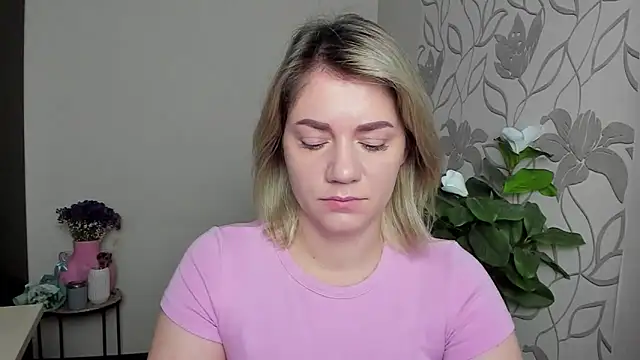 MariaSttone online show from 10/29/25, 09:33