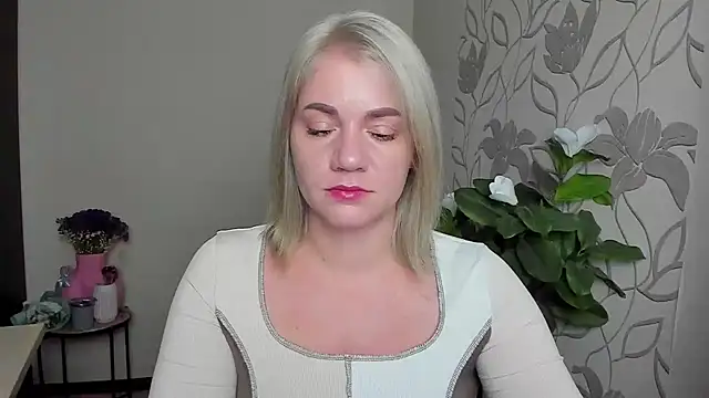 MariaSttone online show from 11/10/25, 10:31