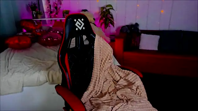 Makima lee online show from 02/15/25, 11:50