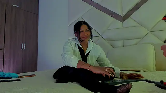 Snapshot of StormyButty18 chatting on 12/03/25, 01:24 StormyButty18 online show from 12/03/25, 01:24