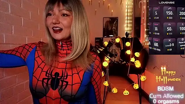 Snapshot of Sandralawrence chatting on 10/31/25, 09:05 Sandralawrence online show from 10/31/25, 09:05