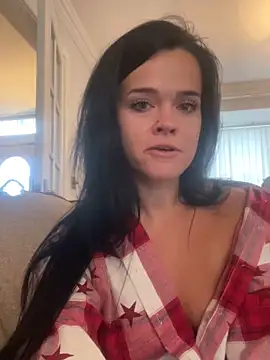 English-Chloe96 online show from 12/18/24, 12:07