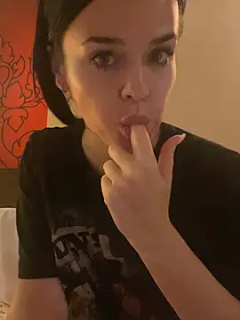 English-Chloe96 online show from 03/04/25, 12:55