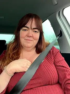 Snapshot of curvy-milf-abbie chatting on 12/17/25, 11:27 curvy-milf-abbie online show from 12/17/25, 11:27