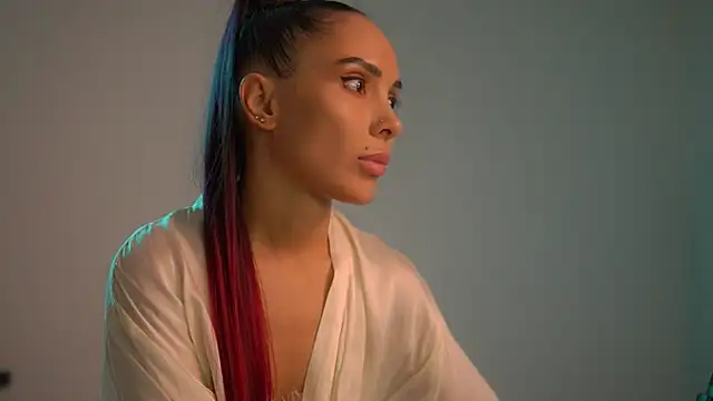 Mila May  online show from 09/19/25, 10:10