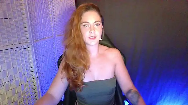 Snapshot of KayleyxEmily chatting on 10/11/25, 07:56 KayleyxEmily online show from 10/11/25, 07:56