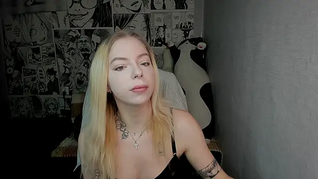 Snapshot of Martha_Cameron chatting on 12/03/24, 12:24 Martha Cameron online show from 12/03/24, 12:24