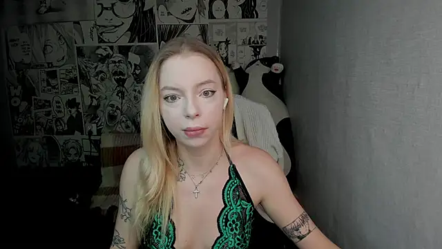 Snapshot of Martha_Cameron chatting on 12/03/24, 08:39 Martha Cameron online show from 12/03/24, 08:39