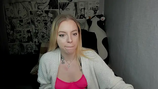 Snapshot of Martha_Cameron chatting on 12/13/24, 02:10 Martha Cameron online show from 12/13/24, 02:10