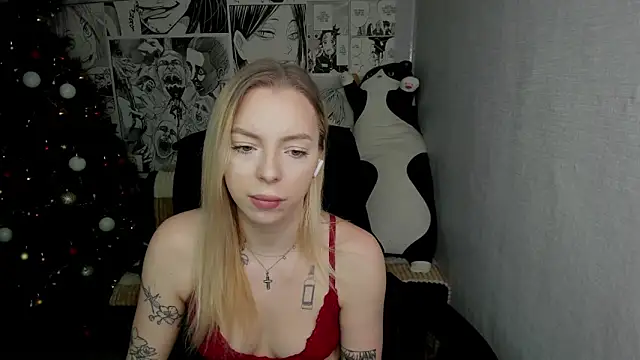 Snapshot of Martha_Cameron chatting on 12/18/24, 11:08 Martha Cameron online show from 12/18/24, 11:08