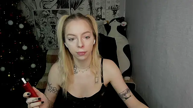 Snapshot of Martha_Cameron chatting on 12/20/24, 08:34 Martha Cameron online show from 12/20/24, 08:34