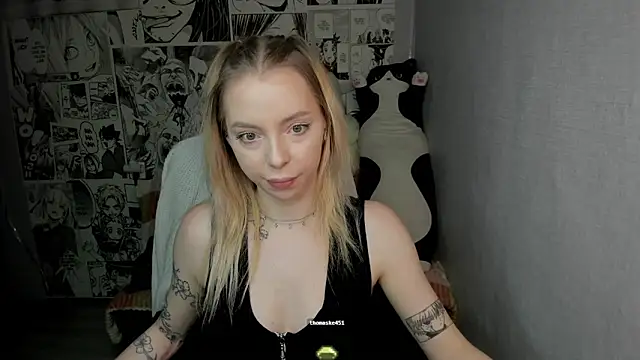 Snapshot of Martha_Cameron chatting on 02/03/25, 11:58 Martha Cameron online show from 02/03/25, 11:58