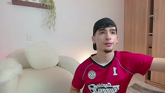 zenn rush1 online show from 03/05/25, 01:06