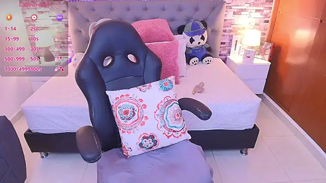 italy   boobs online show from 11/14/25, 10:58