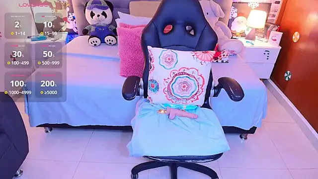 italy   boobs online show from 12/18/25, 12:00