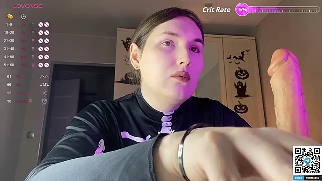 Maria Bowie online show from 10/31/25, 07:53