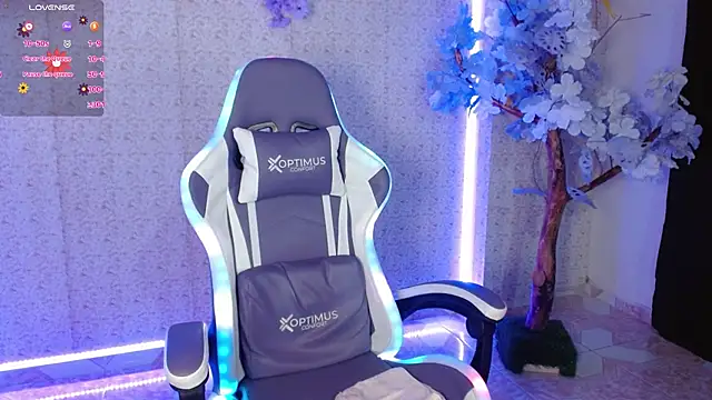 NaomiFox1 online show from 02/20/25, 07:23