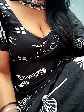 Snapshot of amala_ss chatting on 01/02/25, 11:31 amala ss online show from 01/02/25, 11:31