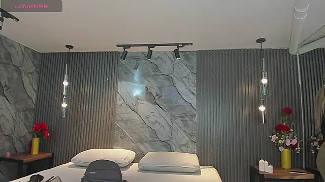 julietha taylor online show from 03/25/26, 01:44