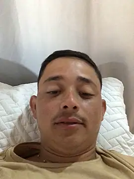 isacalejandroo online show from 02/15/25, 04:34