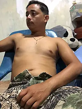 isacalejandroo online show from 02/19/25, 03:17